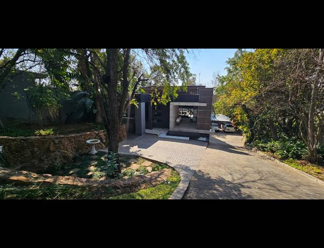 4 BEDROOM FREESTANDING FOR SALE IN PROTEA PARK